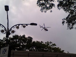 helikopter Polis Raja di Malaysia sudah dua tiga kali berlegar-legar di ruang udara berdekatan dengan Sogo